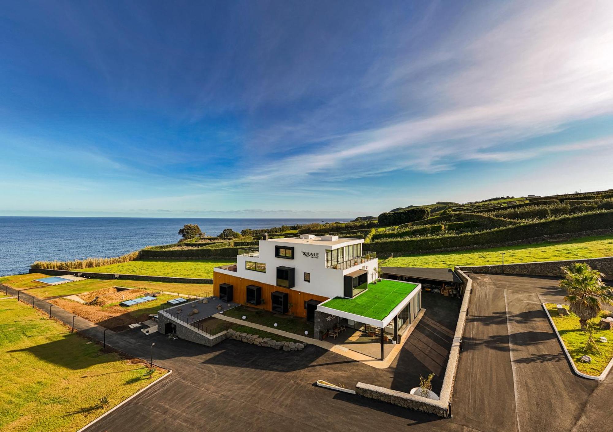 Xhale Azores Angra do Heroísmo Esterno foto